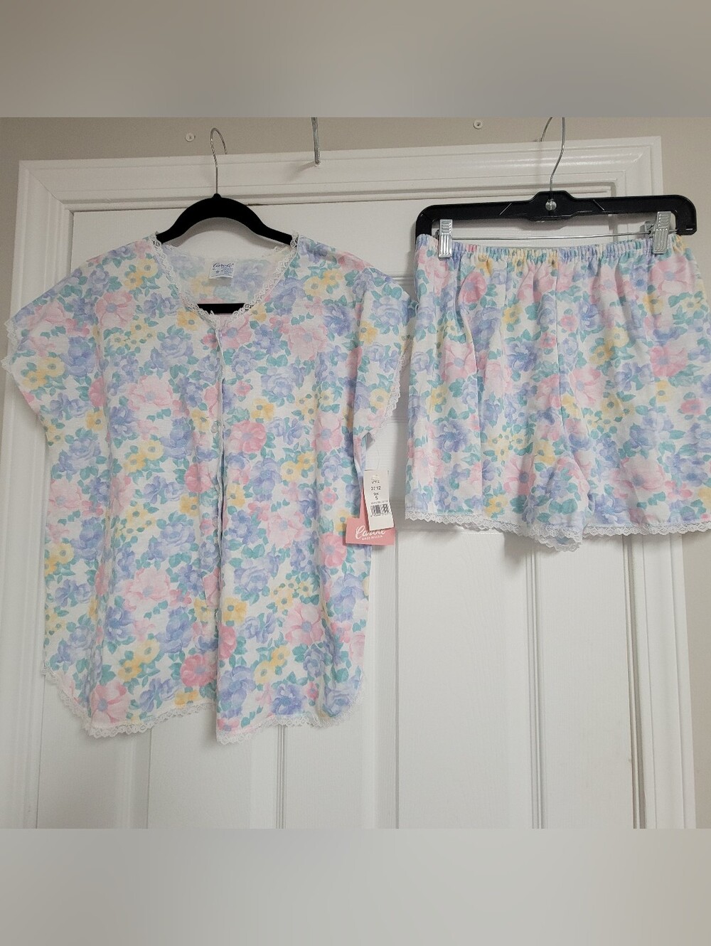 Carole Vintage NWT Floral Pastel Short Pajama Set - Soft Cotton Size Small.